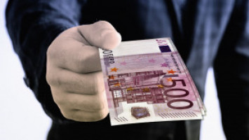 Darowizna na wspólny rachunek bankowy – kto płaci podatek?