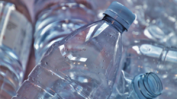 Podatek od plastiku (Plastic Tax) – ile wynosi i od kiedy będziemy go płacić?