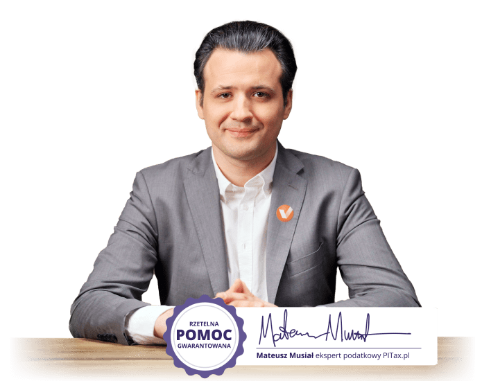 Młody doradca podatkowy, w szarym garniturze gwarantuje najwyższy możliwy zwrot podatku z systemem PITax.pl